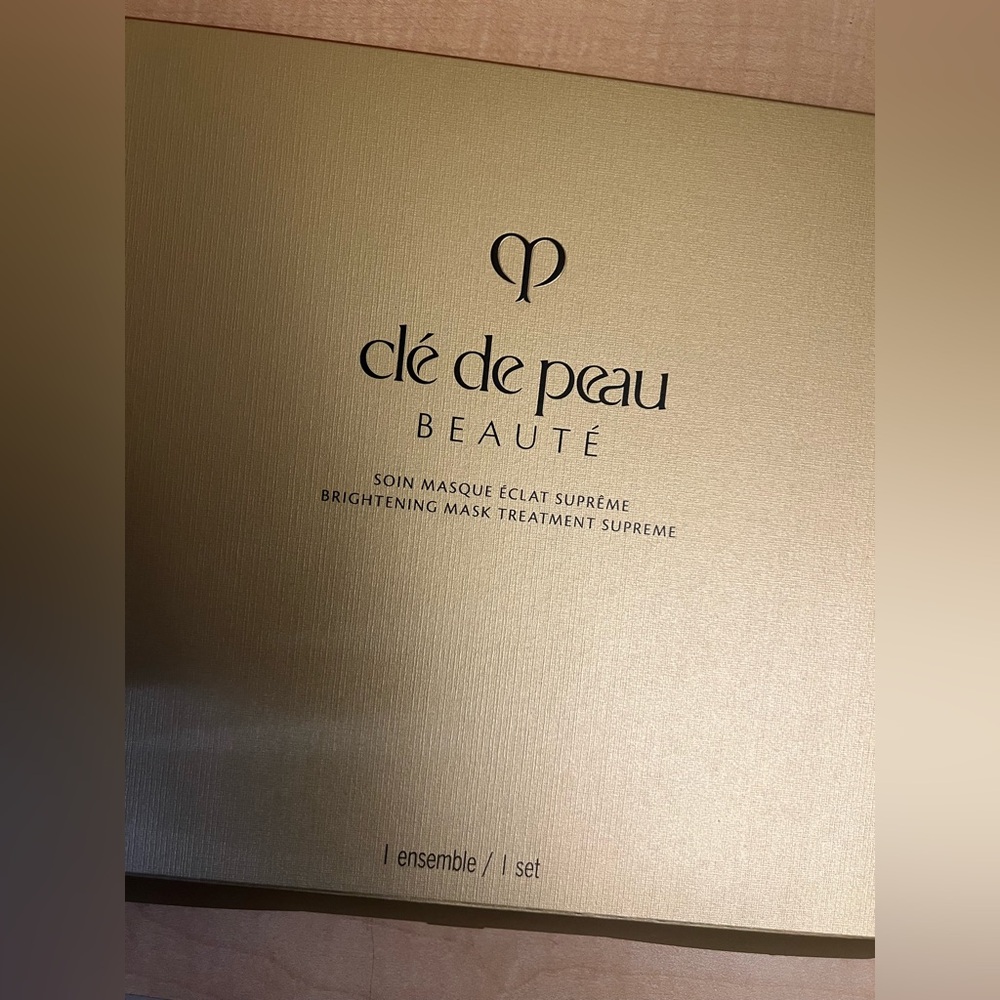 Cle De Peau  Brightening Mask Treatment Supreme New In Box
